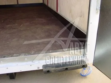 Промтоварный фургон КамАЗ 65117