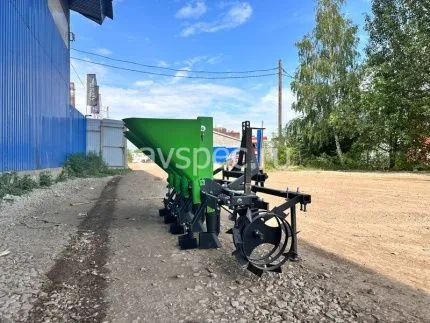 Чеснокосажалка (сеялка чеснока) шестирядная